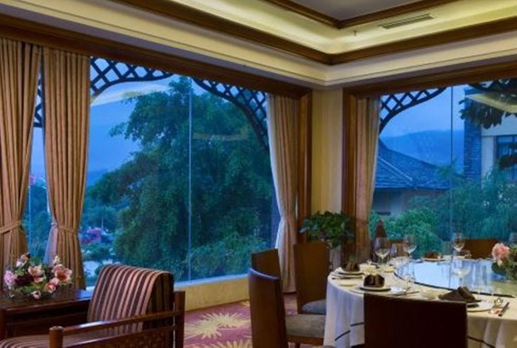 Ramada Plaza Xishuangbanna Hotel Екстериор снимка