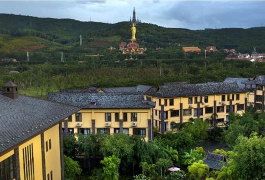 Ramada Plaza Xishuangbanna Hotel Екстериор снимка