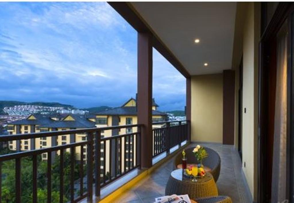 Ramada Plaza Xishuangbanna Hotel Екстериор снимка