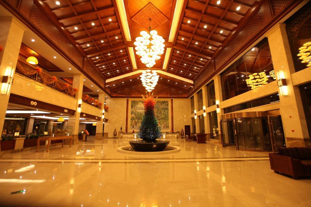 Ramada Plaza Xishuangbanna Hotel Екстериор снимка