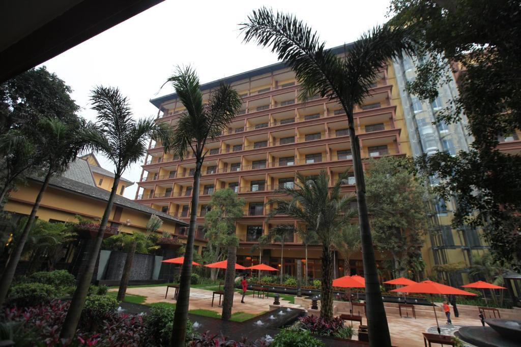 Ramada Plaza Xishuangbanna Hotel Екстериор снимка