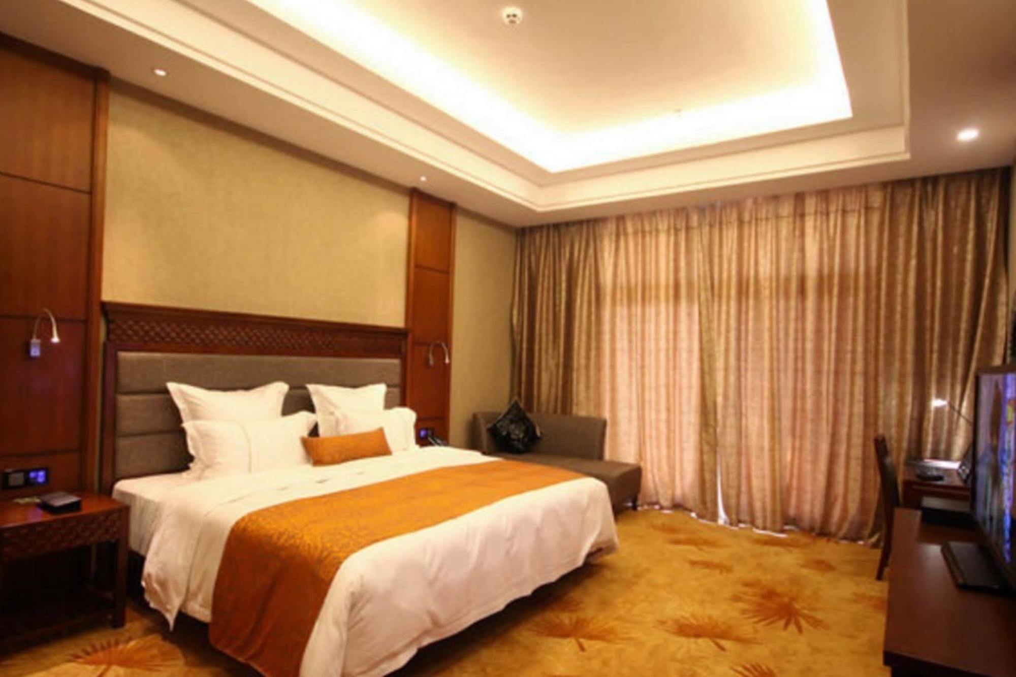 Ramada Plaza Xishuangbanna Hotel Екстериор снимка