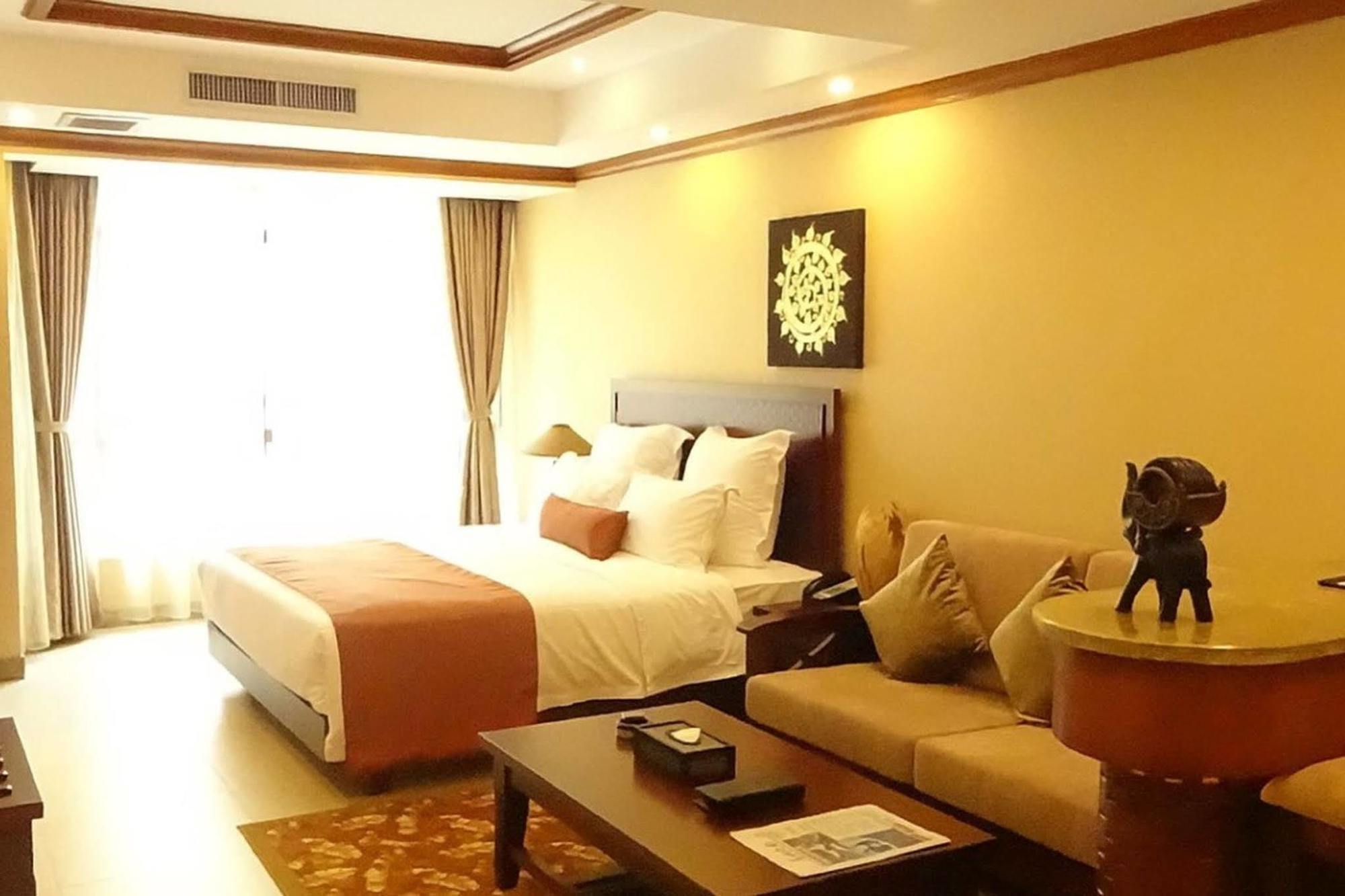 Ramada Plaza Xishuangbanna Hotel Екстериор снимка